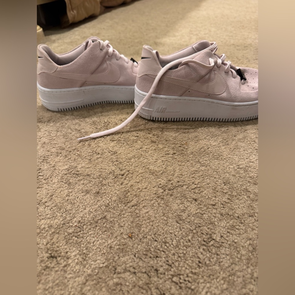 Nike Pink Sneakers - Picture 5 of 13